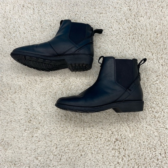 Teva Women’s Booties Black Leather Waterproof Pull On Size 7.5 - Picture 3 of 6